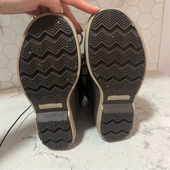 Womens all weather boots. Size 6 - Picture 5 of 6